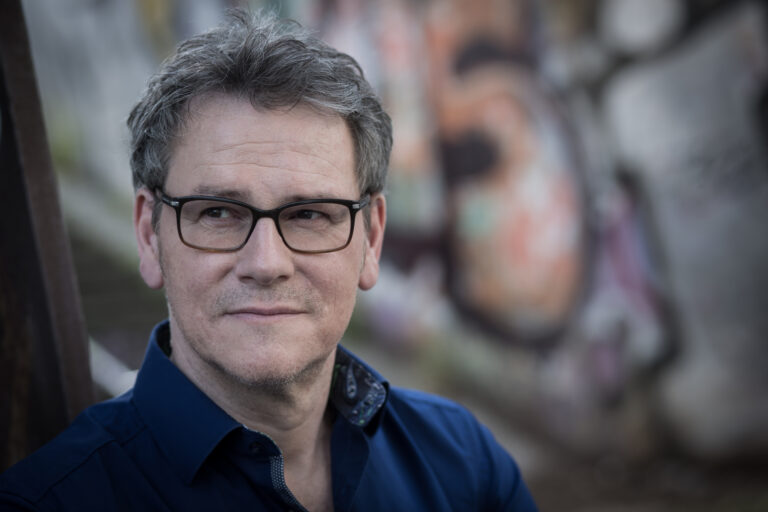 BIOGRAFISCHES – oliver bottini